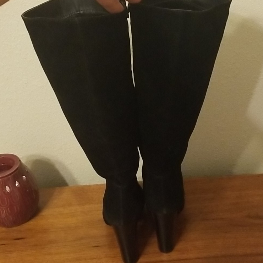 Boots - Picture 3 of 3